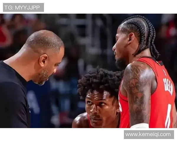 莱昂纳德领衔对决火箭队展现超强实力与战术博弈的精彩较量