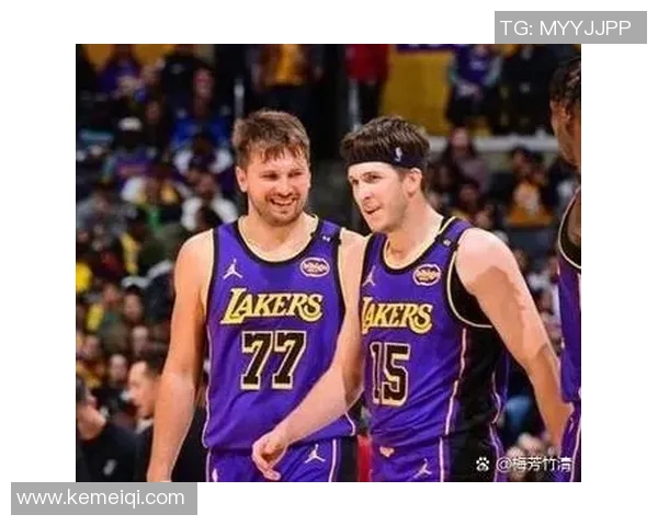 2012年湖人与马刺季后赛对决回顾：经典战役与球星表现分析