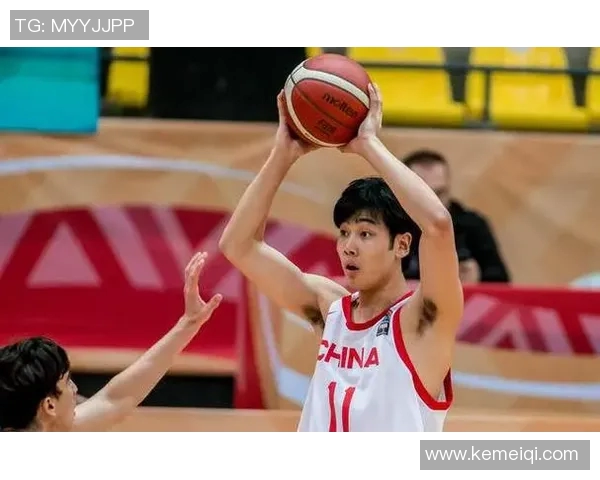 76人季前赛对阵广州队展现实力新星引关注