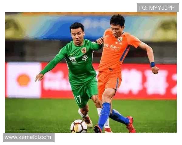 山东西王与中国广州的激烈对决引发球迷热议赛季精彩瞬间回顾 山东西王与中国广州的激烈对决引发球迷热议赛季精彩瞬间回顾