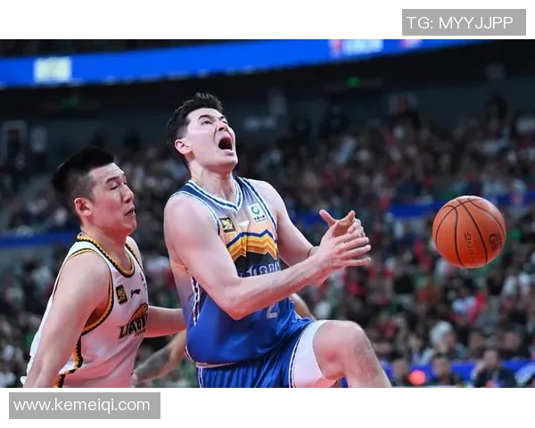 广东对阵新疆第7轮精彩对决展现篮球魅力与团队精神