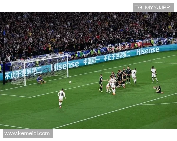 波兰与乌拉圭激战正酣足球盛宴引发全球关注