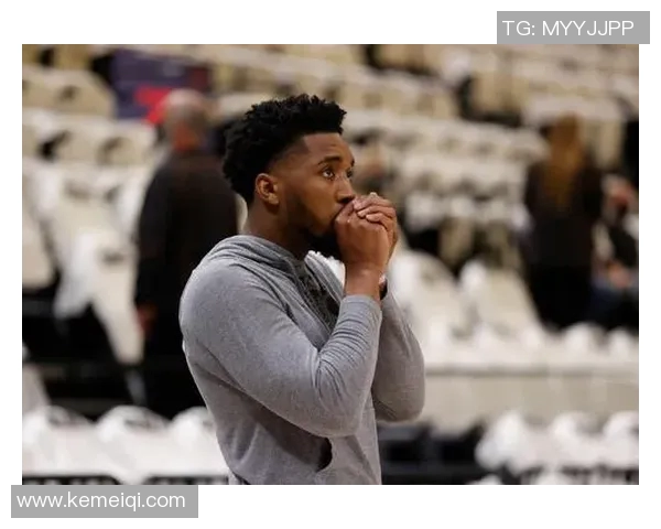 多诺万米切尔引领球队崛起展现超凡篮球才华与领袖魅力