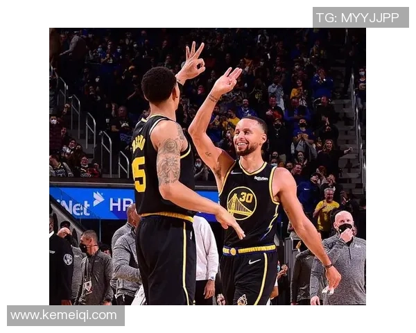 勇士与76人精彩对决重播回顾赛场瞬间与精彩时刻分析 勇士与76人精彩对决重播回顾赛场瞬间与精彩时刻分析