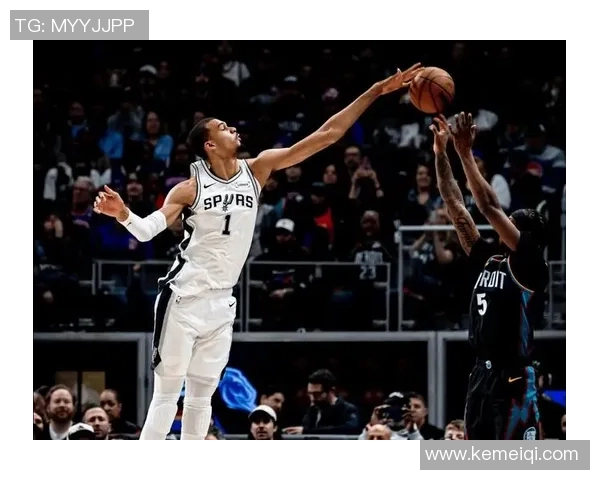 文班亚马新赛季表现惊艳场均数据超越同届新秀引发热议