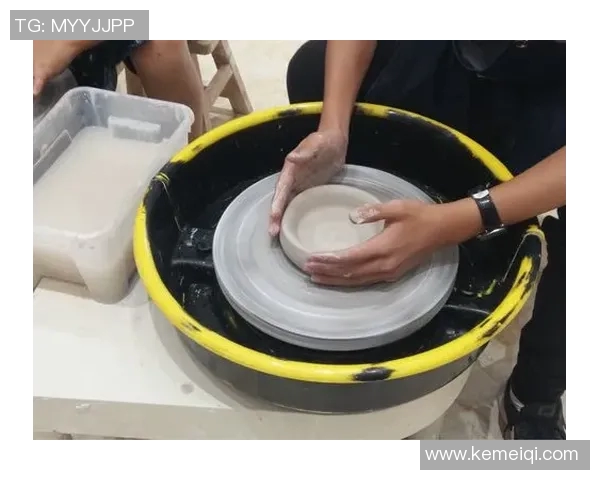 盘田喜悦与大阪樱花的激烈对决展现足球魅力与团队精神的巅峰较量 盘田喜悦与大阪樱花的激烈对决展现足球魅力与团队精神的巅峰较量