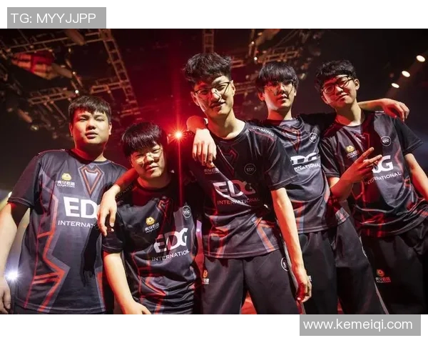 EDG战队在世界冠军杯积分榜中以74分稳居第一位置，展现强大实力